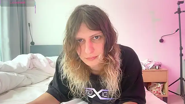 Alice Pinkhead online show from 20, 10, 2025