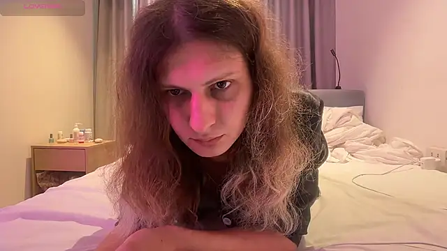 Alice Pinkhead online show from 7, 4, 2026