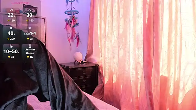 brianaGuzman online show from 8, 11, 2025