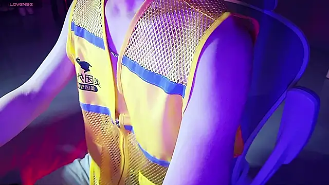 Snapshot of FEIYU001 chatting on 13, 1, 2025 FEIYU001 online show from 13, 1, 2025