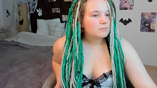 Snapshot of GloriaHylivi chatting on 3, 12, 2024 GloriaHylivi online show from 3, 12, 2024