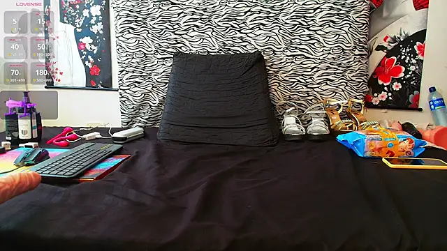 perla mature online show from 12, 2, 2025