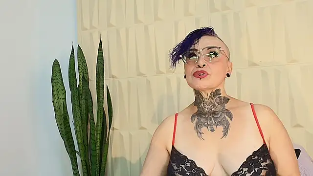Snapshot of SandyyRose chatting on 8, 3, 2025 SandyyRose online show from 8, 3, 2025