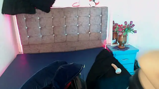 Snapshot of lily_jamesx chatting on 21, 11, 2025 lily jamesx online show from 21, 11, 2025