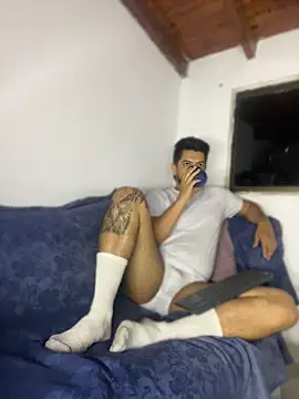 AndresSmith   online show from 9, 4, 2026