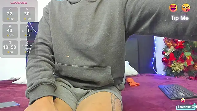 Snapshot of nakedfoam1 chatting on 4, 12, 2024 nakedfoam1 online show from 4, 12, 2024