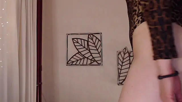 pepper milf online show from 10, 3, 2025