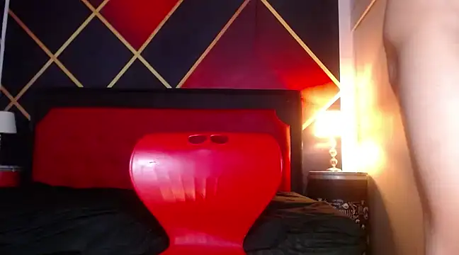 Snapshot of CindyandCarlo chatting on 12, 1, 2025 CindyandCarlo online show from 12, 1, 2025