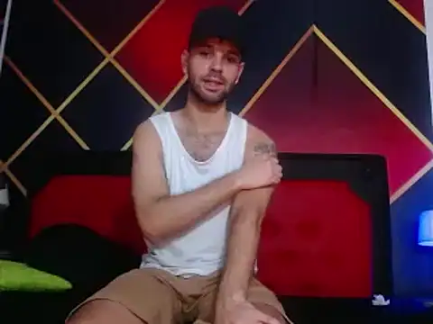 Snapshot of CindyandCarlo chatting on 28, 2, 2025 CindyandCarlo online show from 28, 2, 2025