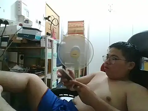 Snapshot of shyboymasturbation chatting on 18, 12, 2024 shyboymasturbation online show from 18, 12, 2024