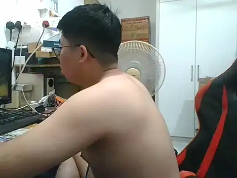 Snapshot of shyboymasturbation chatting on 14, 1, 2025 shyboymasturbation online show from 14, 1, 2025