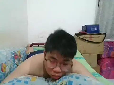 Snapshot of shyboymasturbation chatting on 17, 3, 2025 shyboymasturbation online show from 17, 3, 2025