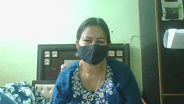 Snapshot of couplesuni chatting on 1, 5, 2026 couplesuni online show from 1, 5, 2026