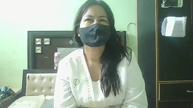 Snapshot of couplesuni chatting on 2, 5, 2026 couplesuni online show from 2, 5, 2026