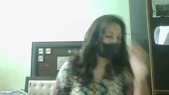 Snapshot of couplesuni chatting on 6, 5, 2026 couplesuni online show from 6, 5, 2026