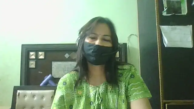 Snapshot of couplesuni chatting on 8, 5, 2026 couplesuni online show from 8, 5, 2026