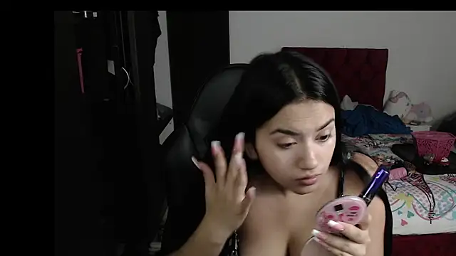 Snapshot of kayla_k18 chatting on 14, 1, 2025 kayla k18 online show from 14, 1, 2025