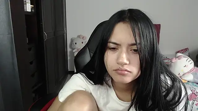 Snapshot of kayla_k18 chatting on 5, 2, 2025 kayla k18 online show from 5, 2, 2025