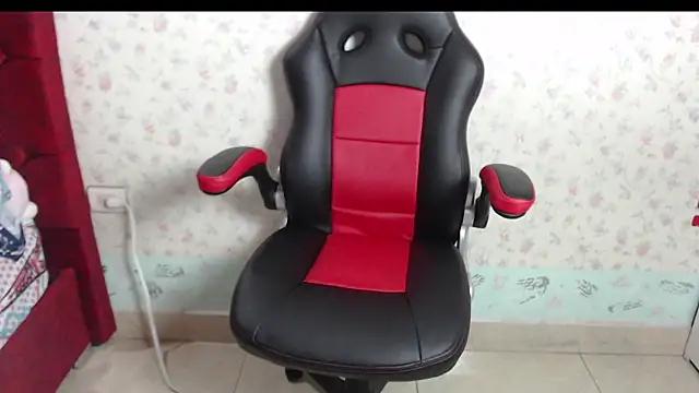 Snapshot of kayla_k18 chatting on 21, 9, 2025 kayla k18 online show from 21, 9, 2025