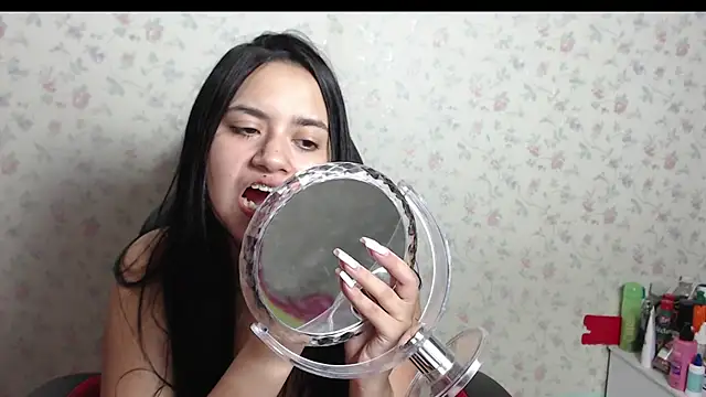 Snapshot of kayla_k18 chatting on 23, 9, 2025 kayla k18 online show from 23, 9, 2025