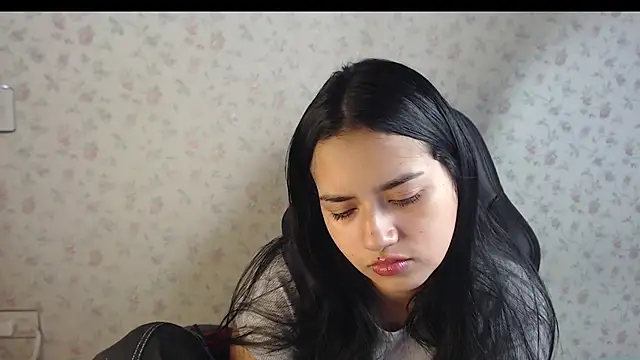 Snapshot of kayla_k18 chatting on 23, 10, 2025 kayla k18 online show from 23, 10, 2025