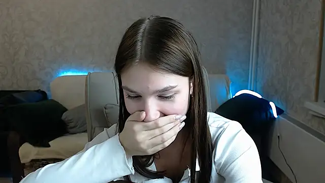 Snapshot of AnaHoney chatting on 4, 3, 2025 AnaHoney online show from 4, 3, 2025