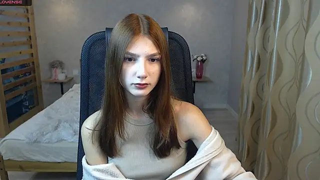 Snapshot of AnaHoney chatting on 12, 9, 2025 AnaHoney online show from 12, 9, 2025