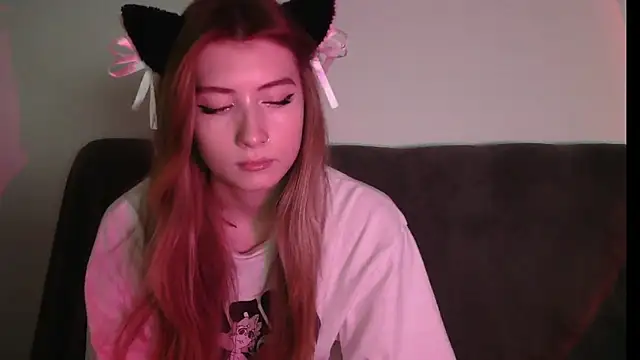 Snapshot of ErikaShyy chatting on 12, 12, 2024 ErikaShyy online show from 12, 12, 2024