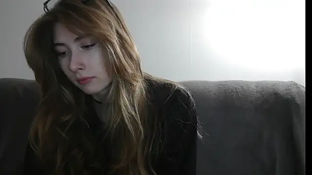 Snapshot of ErikaShyy chatting on 24, 12, 2024 ErikaShyy online show from 24, 12, 2024