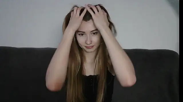 Snapshot of ErikaShyy chatting on 26, 12, 2024 ErikaShyy online show from 26, 12, 2024