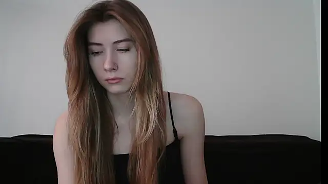 Snapshot of ErikaShyy chatting on 2, 1, 2025 ErikaShyy online show from 2, 1, 2025