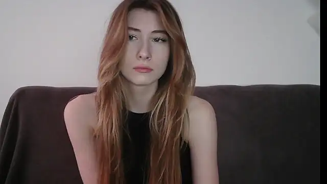 Snapshot of ErikaShyy chatting on 8, 1, 2025 ErikaShyy online show from 8, 1, 2025