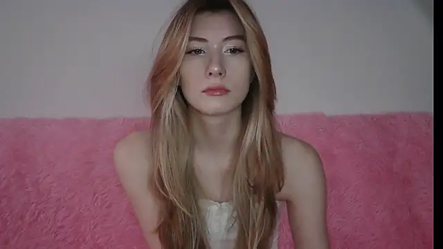 Snapshot of ErikaShyy chatting on 23, 1, 2025 ErikaShyy online show from 23, 1, 2025