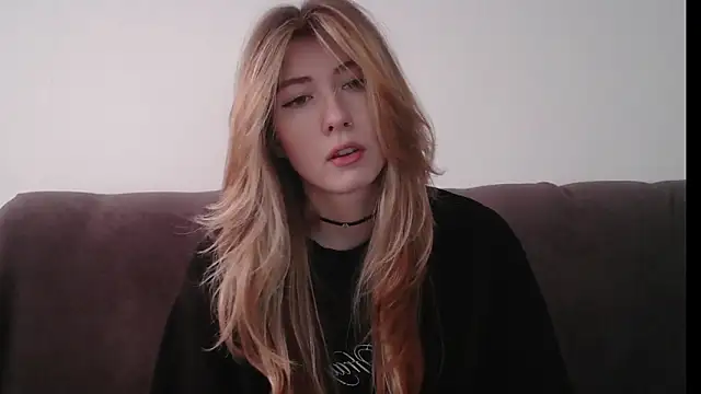 Snapshot of ErikaShyy chatting on 30, 1, 2025 ErikaShyy online show from 30, 1, 2025