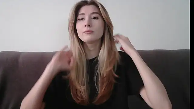 Snapshot of ErikaShyy chatting on 6, 2, 2025 ErikaShyy online show from 6, 2, 2025