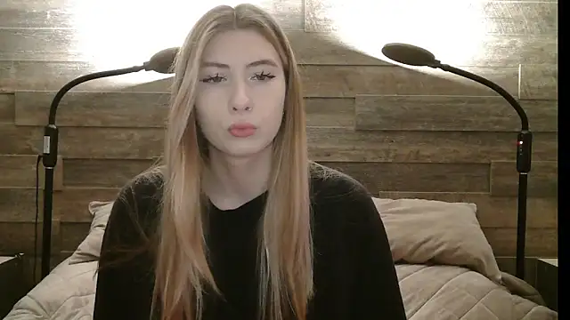 Snapshot of ErikaShyy chatting on 25, 11, 2025 ErikaShyy online show from 25, 11, 2025