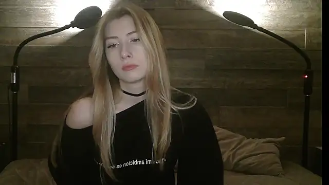 Snapshot of ErikaShyy chatting on 26, 11, 2025 ErikaShyy online show from 26, 11, 2025