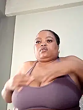 Snapshot of hugemelonsxxx chatting on 6, 10, 2025 hugemelonsxxx online show from 6, 10, 2025