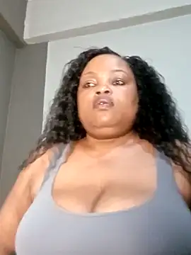 Snapshot of hugemelonsxxx chatting on 15, 10, 2025 hugemelonsxxx online show from 15, 10, 2025