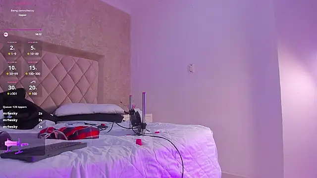 LiaFlowers online show from 14, 1, 2025