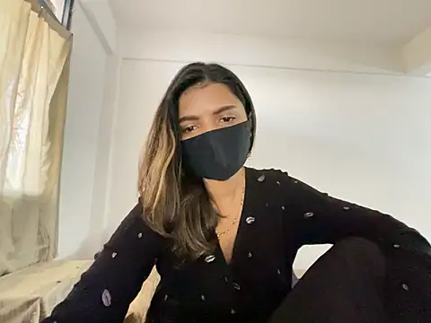 Snapshot of MaYaa__11 chatting on 17, 12, 2024 MaYaa 11 online show from 17, 12, 2024