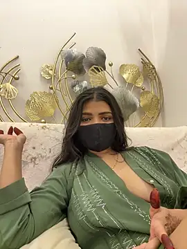 Snapshot of MaYaa__11 chatting on 15, 12, 2025 MaYaa 11 online show from 15, 12, 2025