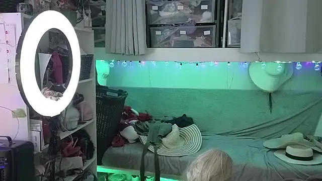 cunty tranny lydia online show from 31, 3, 2026