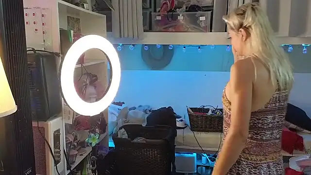 cunty tranny lydia online show from 17, 4, 2026