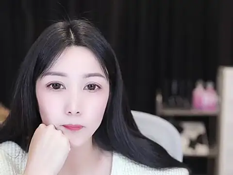 Nuyoah-77 online show from 2, 11, 2025