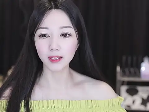 Nuyoah-77 online show from 10, 4, 2026