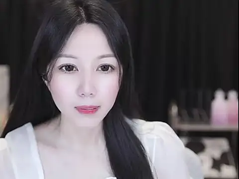 Nuyoah-77 online show from 13, 4, 2026