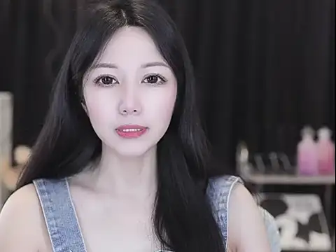 Nuyoah-77 online show from 17, 4, 2026