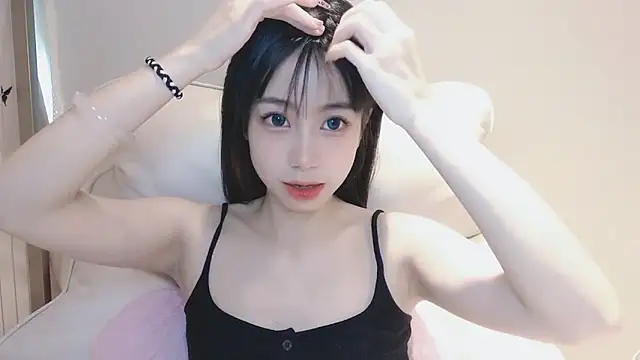 Snapshot of -Hottie chatting on 7, 12, 2024 -Hottie online show from 7, 12, 2024