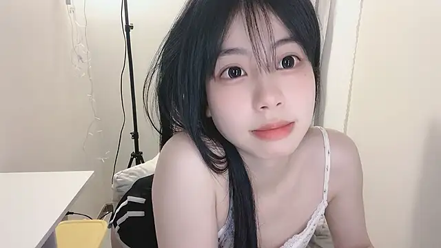 Snapshot of -Hottie chatting on 21, 2, 2025 -Hottie online show from 21, 2, 2025